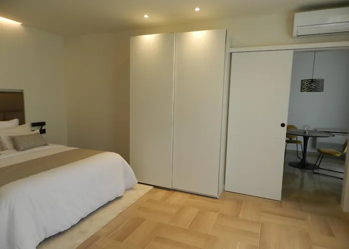 Manel Hotell 2*