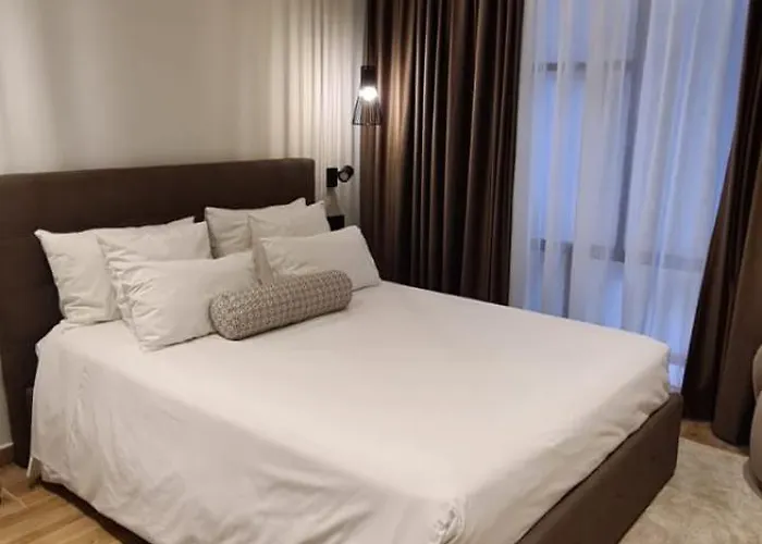Manel Hotell